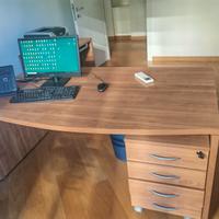 Scrivania con cassettiera separata con serratura