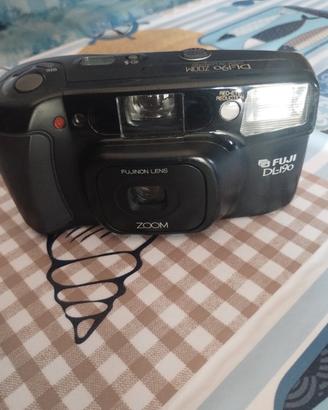 macchina fotografica con rullino