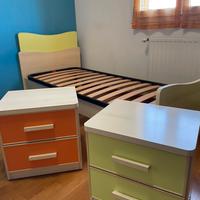 Letto singolo con rete e 2 comodini