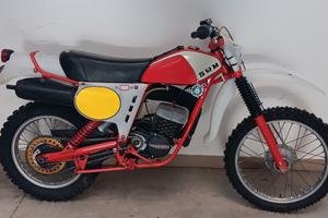 Moto SWM 125 gs