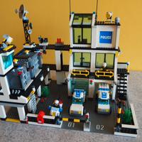 Lego 7744 - Stazione di polizia