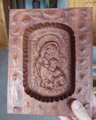 Quadretto Madonna con Bambino in legno intagliato