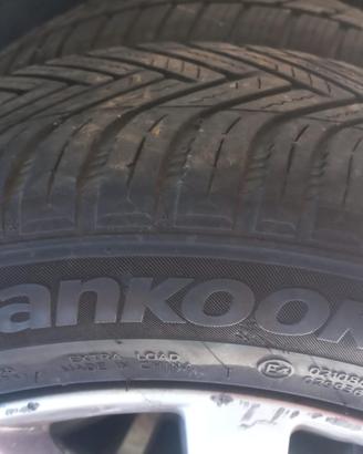 N. 2 Pneumatici Hankook + 2 MOMO 205-55R16 4S