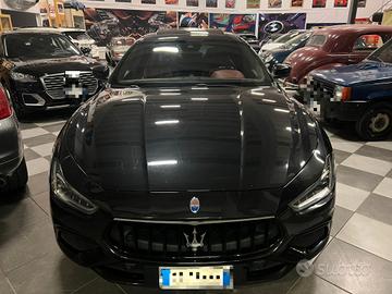 Maserati Ghibli V6 Diesel 275 CV GranSport black e