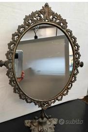 antica specchiera in bronzo 