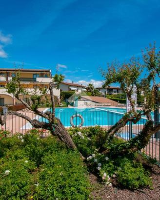 2 LOCALI A PADENGHE SUL GARDA