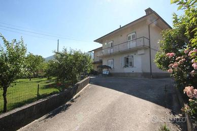 Appartamento di 190 m² con 5 locali e box auto dop