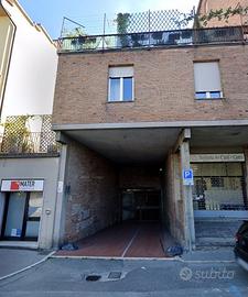 Garage via Martiri della Libertà