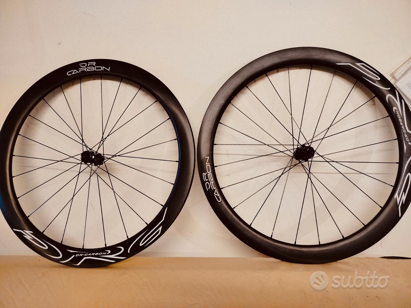 Set Di Ruote In Carbonio 700C Clincher 50 Mm - Mozzi 11v - Per Bici Da Strada Corsa E Turismo