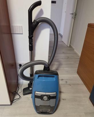 ASPIRAPOLVERE MIELE MODELLO BLIZZARD CX 1