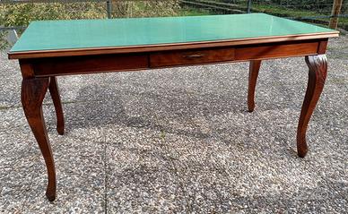 Tavolo Vintage in formica verde.