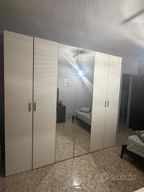 armadio camera da letto e sala compresa