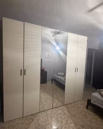 armadio camera da letto e sala compresa