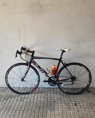 Olmo Deep – Bici da corsa Campagnolo 10 velocità