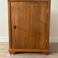 Mobiletto porta medaglie