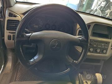 Volante MITSUBISHI PAJERO del 2005