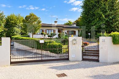 Villa o villino Cinto Caomaggiore [25VRG]