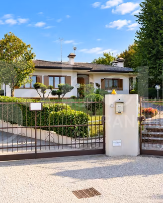 Villa o villino Cinto Caomaggiore [25VRG]