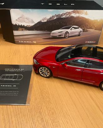 Tesla model S scala 1:18 Diecast