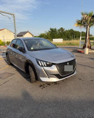 Peugeot E208 GT