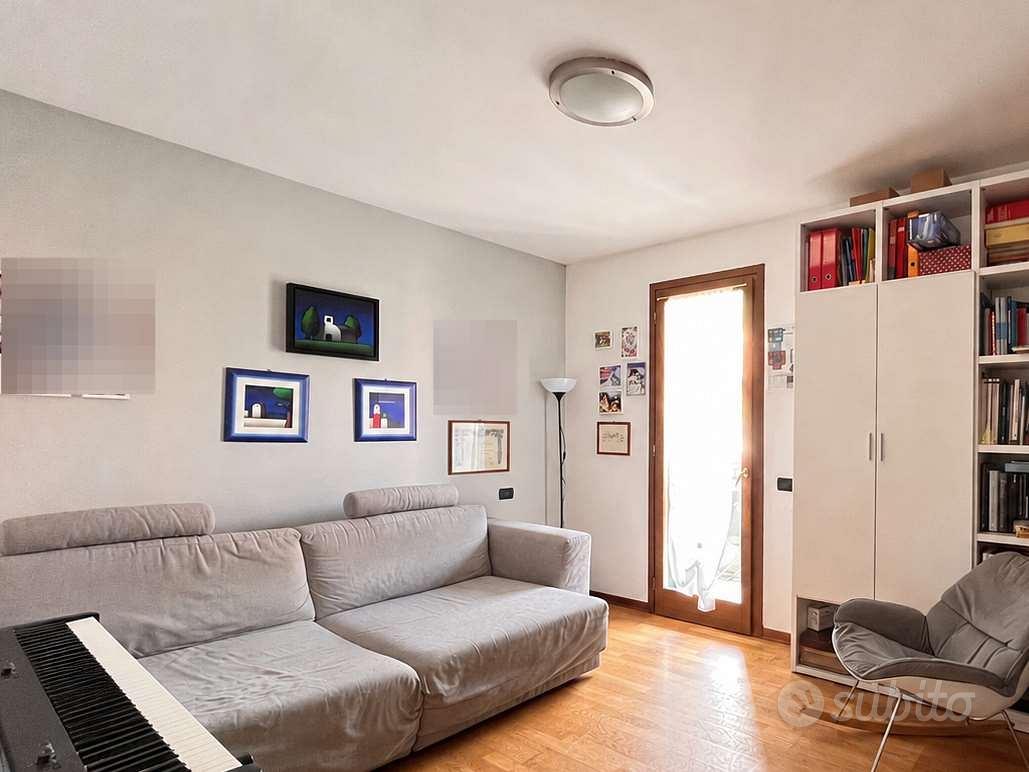 Appartamento su due livelli servito da ascensore - Vista 4