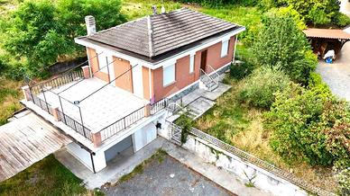 VILLA SINGOLA A GIAVENO