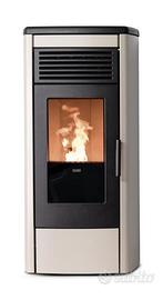 Stufa a pellet autopulente Aura Klover