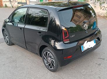 Volkswagen Up! High Up! 75 CV