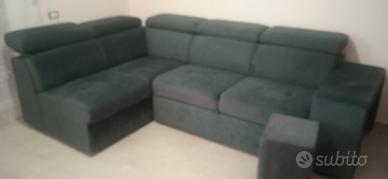 Divano, madia e tavolo allungabile con 6 sedie