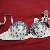 BALCONCINO IMBOTTITO CON COPPE DIFFERENZIATE