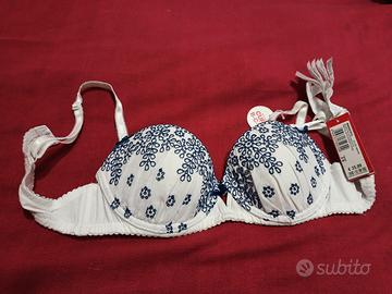 BALCONCINO IMBOTTITO CON COPPE DIFFERENZIATE