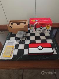 Nintendo 2DS XL Poké ball Edition