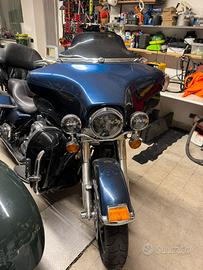 HARLEY DAVISON EKECTRA GLIDE