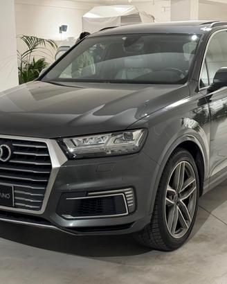 Audi Q7 e-tron 3.0 TDI quattro tiptronic Business 
