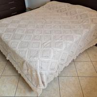 Copriletto matrimoniale uncinetto ricamato a mano