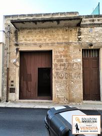 Garage con giardino