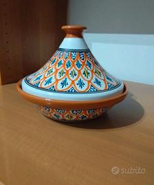 Tajine dipinta a mano nuova, mai usata 
