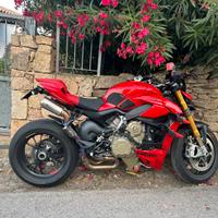 Ducati Streetfighter v4s