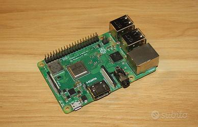 Raspberry Pi3 Model B+ da 1 GB con SD card 64 GB