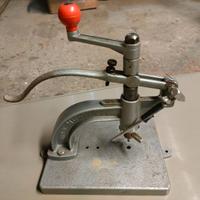 Attrezzo foratura piastrelle