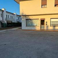 Negozio zona casello Conegliano