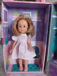 BAMBOLA IN VALIGETTA marca Eurekakids