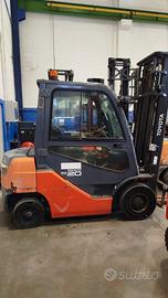 Carrello elevatore diesel 2000kg marca Toyota