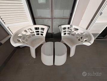 Set bianco da esterno: 2 sedie Flower + 2 tavolini