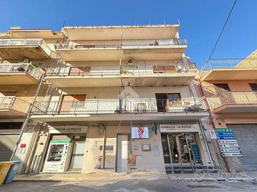 5 LOCALI A FICARAZZI