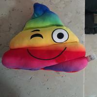 cuscino emoji arcobaleno