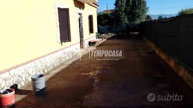 Trilocale con terreno annesso