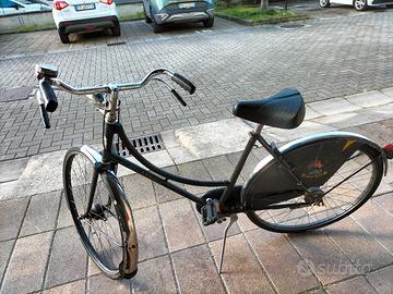 Bicicletta nera donna