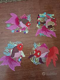 pesci rossi in carta colorata