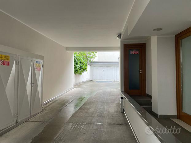 Box/Posto auto Milano [MBOXACG]
